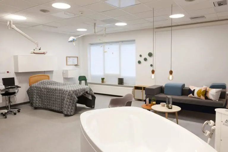 Krankenhausabteilung West, Entbindungsstation