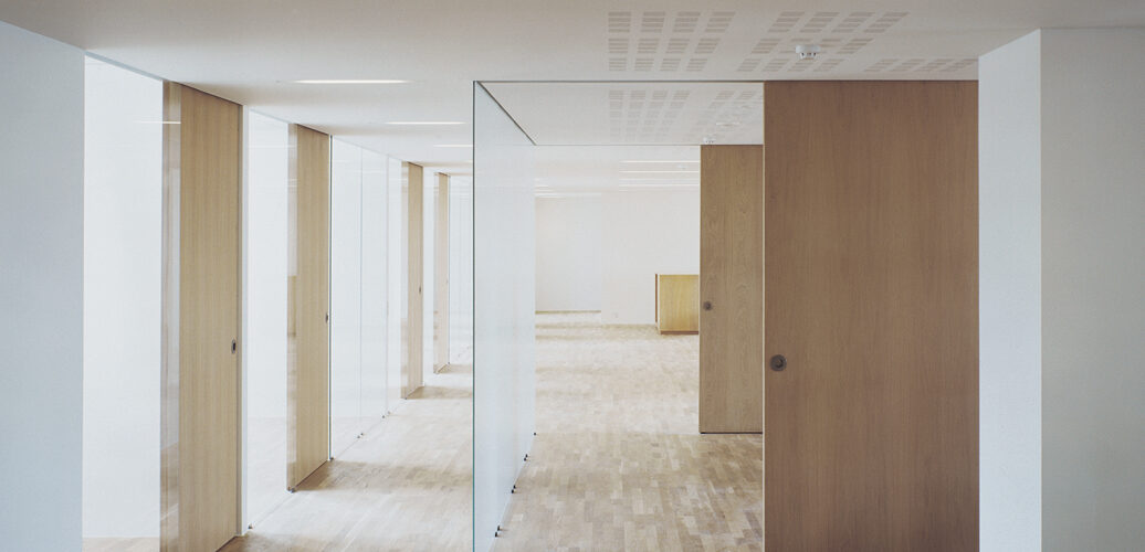 McCann Momentum Büroeinrichtung 2004