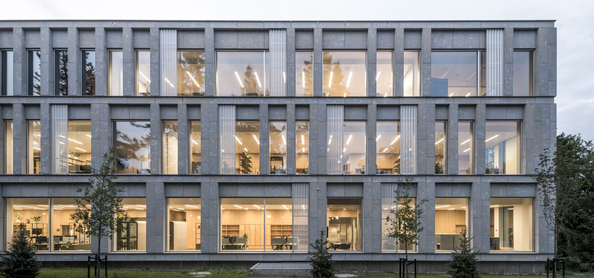 Energieeffizienz und Flexibilität: Der Schlüssel zur optimalen Beleuchtung in Großraumbüros