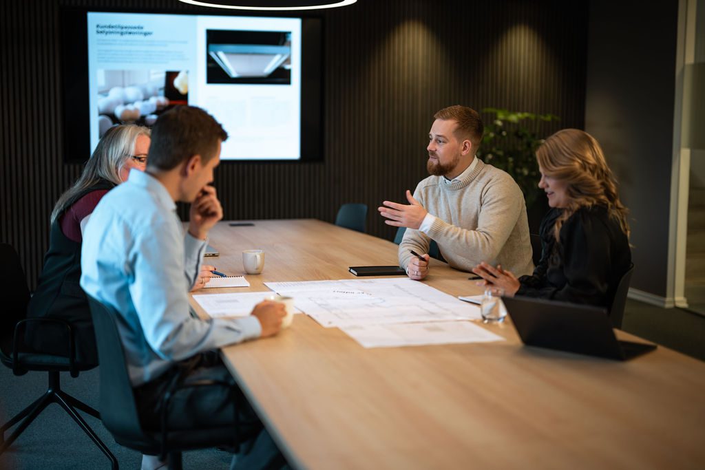 Integreret belysning fra første streg. Skab visuel ro i arkitekturen